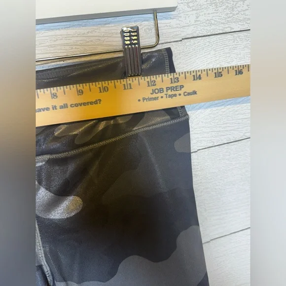Noli Black & Gray Camo Leggings Estimated size medium - Picture 6 of 10